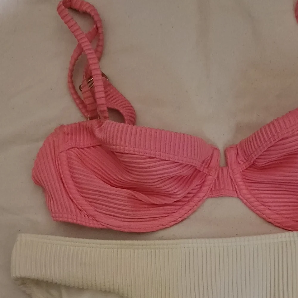 Pink and White Ribbed Bikini Set - Picture 2 of 5